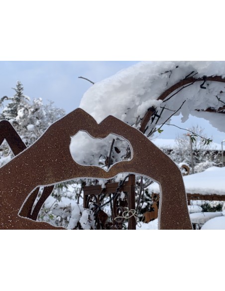 Hände bilden ein Herz - Metallfigur