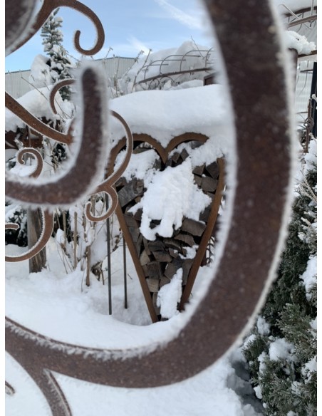 Kaminholzregale und Herzen Holzstapler - Cuore - Herz Kaminholzregal im Rahmen aus Vierkantstahl - Höhe 120 cm 
Holzstapler - C