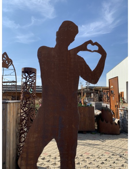 Lebensgroße Figur - Tom - Hände bilden ein Herz - 184 cm hoch 
Lebensgroße Silhouette eines Mannes Tom - Die Hände bilden