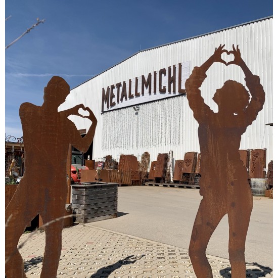 Lebensgroße Figur - Tom - Hände bilden ein Herz - 184 cm hoch 
Lebensgroße Silhouette eines Mannes Tom - Die Hände bilden