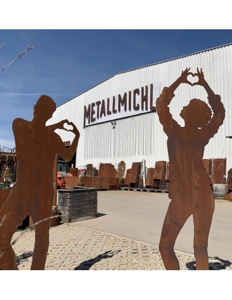 Lebensgroße Figur - Tom - Hände bilden ein Herz - 184 cm hoch 
Lebensgroße Silhouette eines Mannes Tom - Die Hände bilden