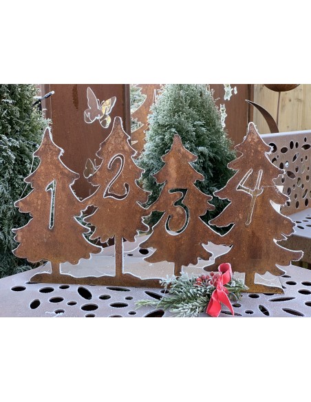 Weihnachtsdeko Tischdeko Advent Tannen mit Zahlen - Breite 51 cm 
Höhe 30 cm
Tiefe 14 cm
Breite 51 cm


