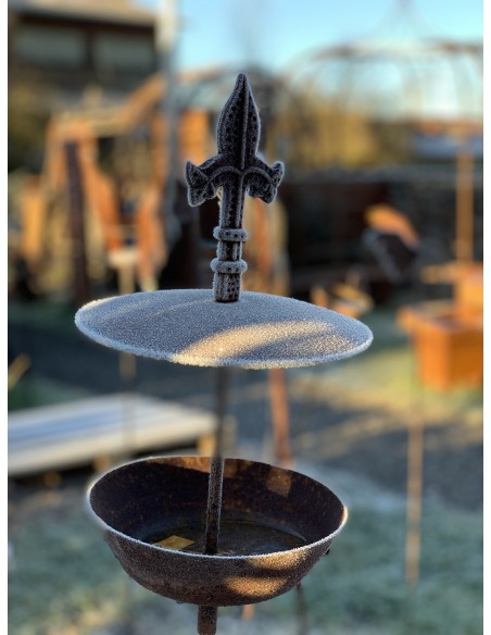 Vogel Deko Vogel Futterstelle mit Dach als Gartenstecker 140 cm hoch Diese elegante Vogelfutterstelle kannst Du als Vogeltränke 