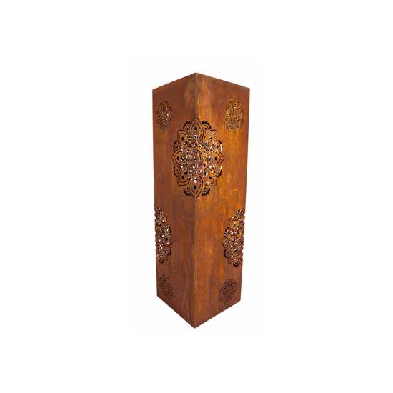 30 x 30 cm Rostsäule Mandala - Motiv über Eck - Höhe 100 cm 
Die gr&ouml;&szlig;eren Mandala Muster der S&auml;ule sind &uuml;b