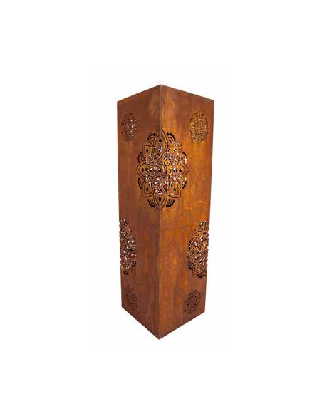 30 x 30 cm Rostsäule Mandala - Motiv über Eck - Höhe 100 cm 
Die gr&ouml;&szlig;eren Mandala Muster der S&auml;ule sind &uuml;b