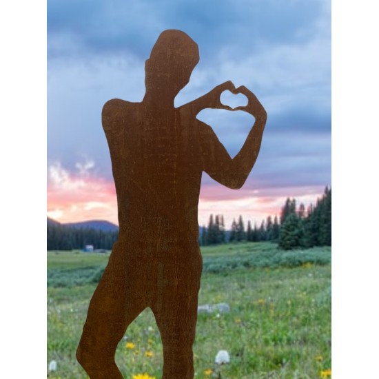 Menschen und Silhouetten Lebensgroße Figur - Tom - Hände bilden ein Herz - 184 cm hoch 
Lebensgroße Silhouette eines Mannes Tom
