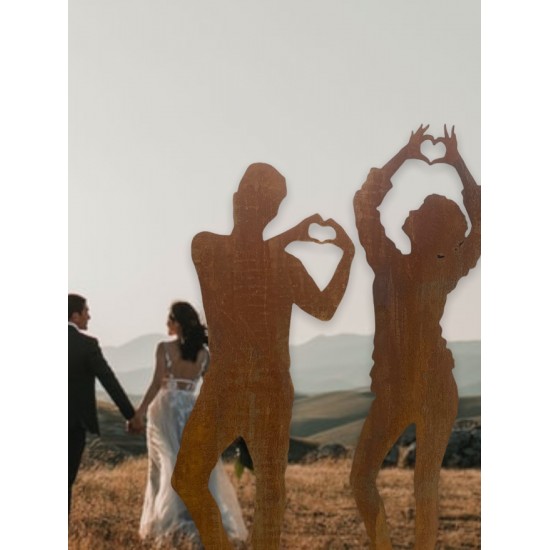 Menschen und Silhouetten Lebensgroße Figur - Tom - Hände bilden ein Herz - 184 cm hoch 
Lebensgroße Silhouette eines Mannes Tom