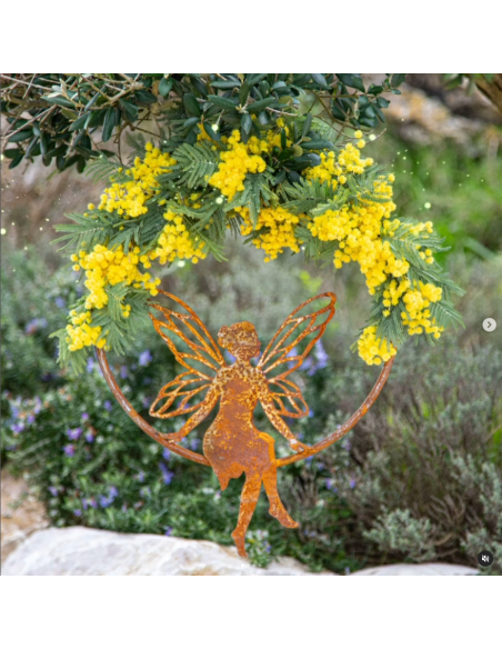Feengarten märchenhafte Gartendeko Sitzende Deko Fee im Ring zum dekorieren - Ø 50 cm - groß Sitzende Deko Fee im Ring zum dekor