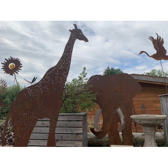 Tiere - Edelrost Tierfiguren Giraffe mit Rohr als Steckverbindung - 200 cm hoch Giraffe mit einem Rohr welches als Steckverbindu