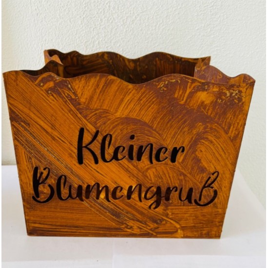 Start kleiner Blumengruß zum bepflanzen - Höhe 20 cm 
Höhe 20 cm
Breite 23 cm
Tiefe 16 cm
