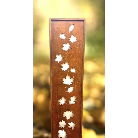 Fallende Ahornblätter Herbstliche Gartendeko