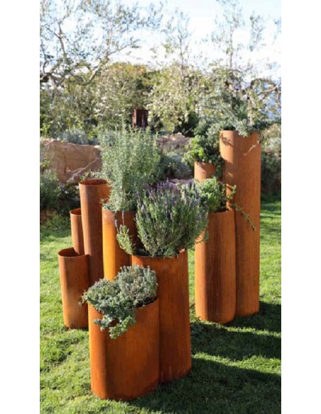 Pflanzgefäße + Schalen + Kronen Edelrost Pflanztopf aus 3 Rohren - verschiedene Höhen - Höhe 85 cm Dieser Pflanztopf aus drei Ro