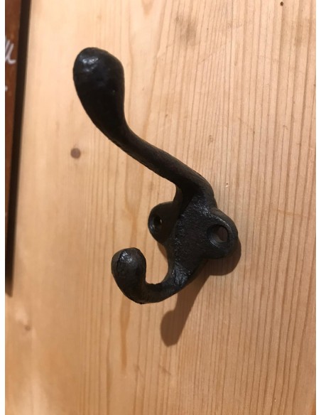 Start Gusseisen-Haken - 2er-Haken Kleiderhaken aus Gusseisen - 2er-Haken
Mit diesen schönen Kleiderhaken aus Gusseisen, kannst 