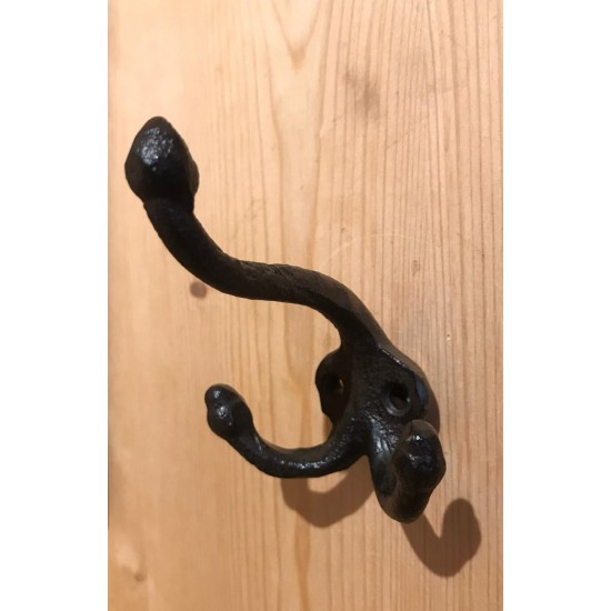 Start Gusseisen-Haken - 3er-Haken Haken aus Gusseisen - 3er-Haken
Mit diesen schönen Kleiderhaken aus Gusseisen, kannst du eine