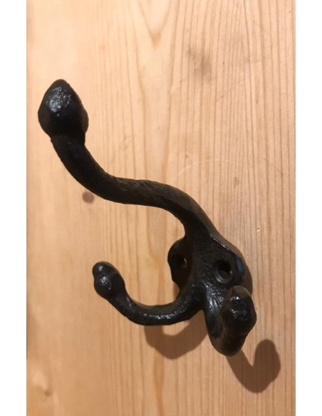 Start Gusseisen-Haken - 3er-Haken Haken aus Gusseisen - 3er-Haken
Mit diesen schönen Kleiderhaken aus Gusseisen, kannst du eine