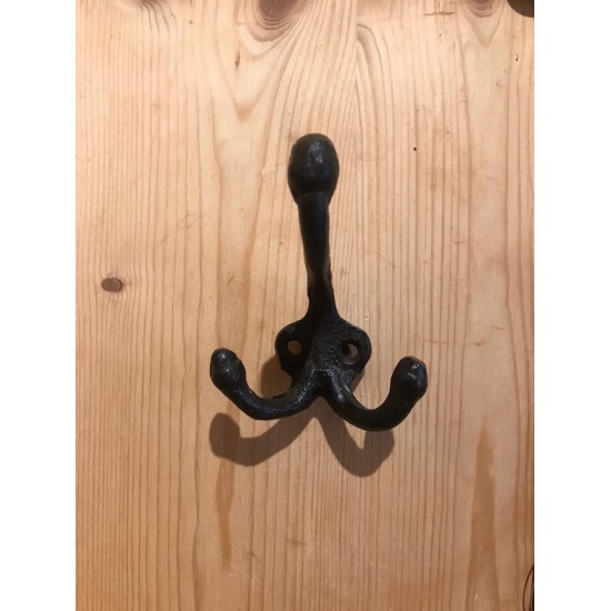 Start Gusseisen-Haken - 3er-Haken Haken aus Gusseisen - 3er-Haken
Mit diesen schönen Kleiderhaken aus Gusseisen, kannst du eine