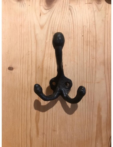 Start Gusseisen-Haken - 3er-Haken Haken aus Gusseisen - 3er-Haken
Mit diesen schönen Kleiderhaken aus Gusseisen, kannst du eine