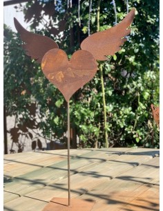 Start Herz mit Flügeln auf Standplatte als Gartendeko Rost 
Herz Breite 23 cm, Höhe 15 cm


auf einer stabilen Standplatte
 2