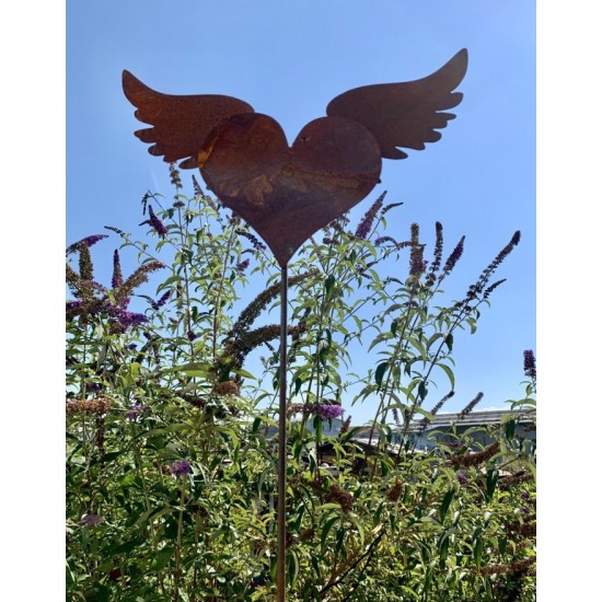 Start Herz mit Flügeln auf Standplatte als Gartendeko Rost 
Herz Breite 23 cm, Höhe 15 cm


auf einer stabilen Standplatte

