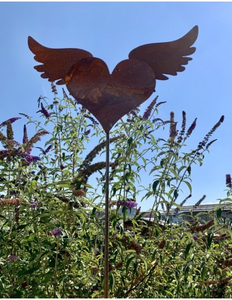 Start Herz mit Flügeln auf Standplatte als Gartendeko Rost 
Herz Breite 23 cm, Höhe 15 cm


auf einer stabilen Standplatte
