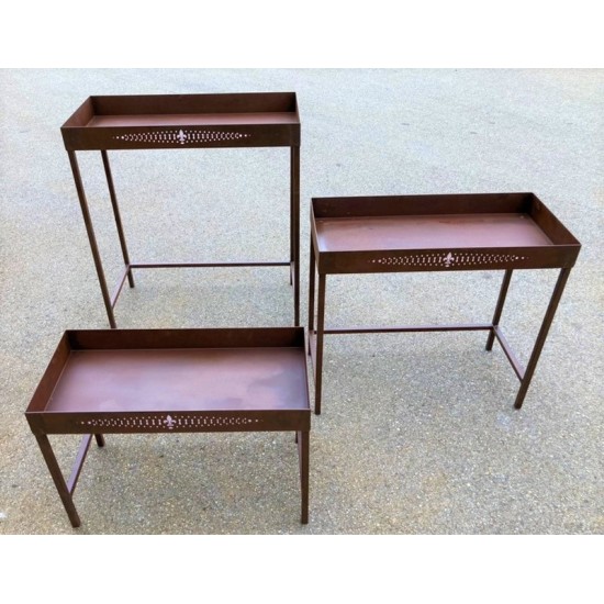 Tische, Stühle und Möbel Tisch mit Wanne aus Metall - Steps - 3er Set Die Tische aus Metall mit einem Muster auf der Vorderseite