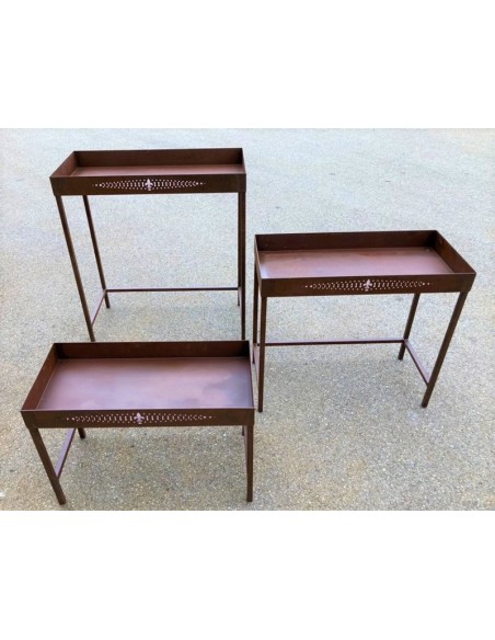 Tische, Stühle und Möbel Tisch mit Wanne aus Metall - Steps - 3er Set Die Tische aus Metall mit einem Muster auf der Vorderseite