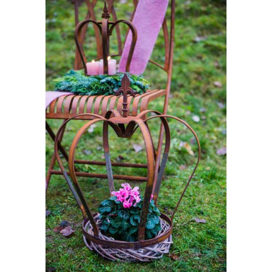 Weihnachtsdeko Aussen Deko Krone massiv mit Lilienspitze Höhe 32 cm 
Maße: H:  32 cm x Ø Krone 28 cm
Ø Sockel 20 cm
Material: