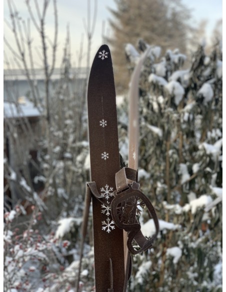 Deko Ski und Langlauf Edelrost Deko-Skier mit Stecken und Brille zum Stellen - Höhe 165 cm Schöne Edelrost Deko-Skier mit Stecke