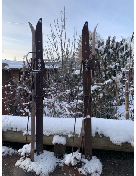 Deko Ski und Langlauf Edelrost Deko-Skier mit Stecken und Brille zum Stellen - Höhe 165 cm Schöne Edelrost Deko-Skier mit Stecke