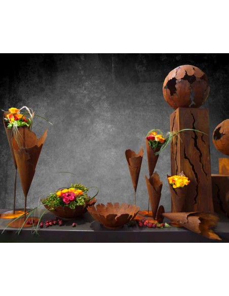 Frühling / Ostern Edelrost Kugel mit Rissen 50 cm Durchmesser edle Risskugel, jede wird von Hand gefertigt!
Ø 50 cm 
hohe Qual