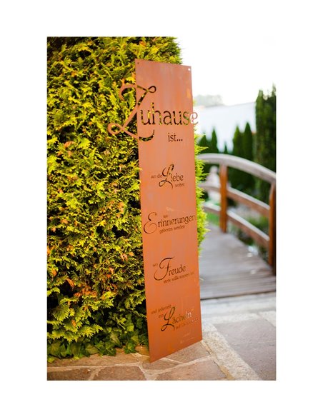 Zuhause ist, wo die Liebe wohnt, wo Erinnerungen ..., wo Freunde ..., wo ein Lächeln... - Blechschild - Höhe 120 cm