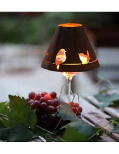 Frühlingsdeko Weinglas Lampenschirm - Birdy Weinglas Lampenschirme bringen neuen Schwung in alte Weingläser
Eine hübsche Idee f