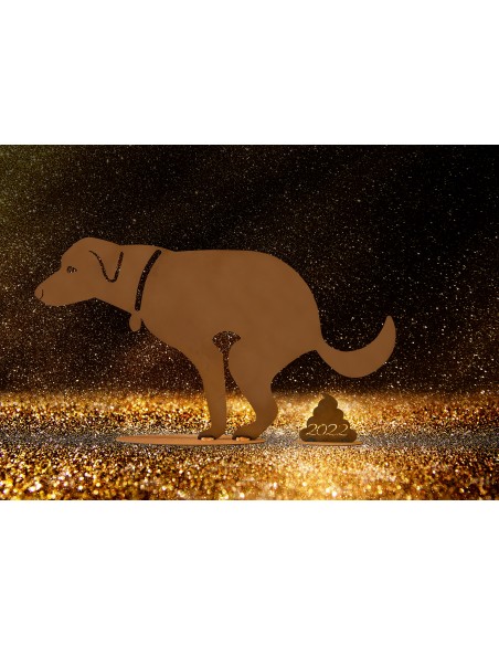 Deko Hunde Deko Hund Corina - 71 cm lang - inkl. Häufchen 2022 Die Hündin Corina macht ihr Geschäft, mit dem Jahr 2022 eingelase