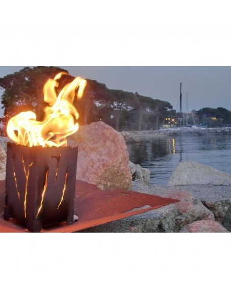 Brennbehälter für das Würfelfeuer