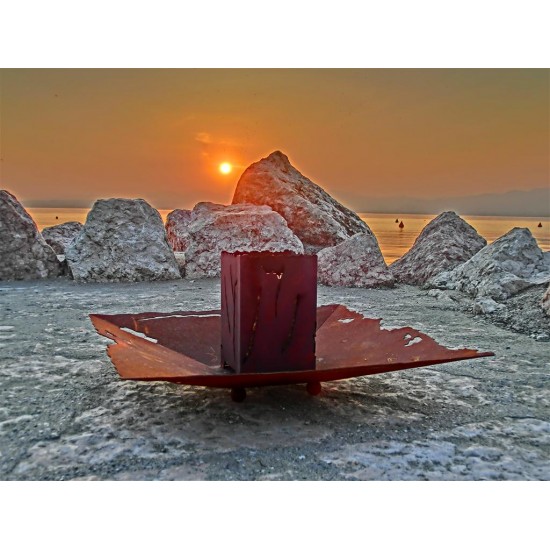 Brennbehälter für das Würfelfeuer