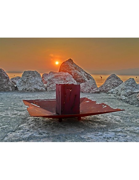 Brennbehälter für das Würfelfeuer