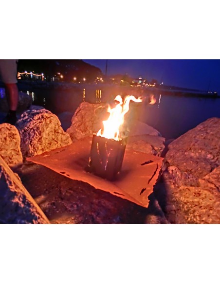 Brennbehälter für das Würfelfeuer