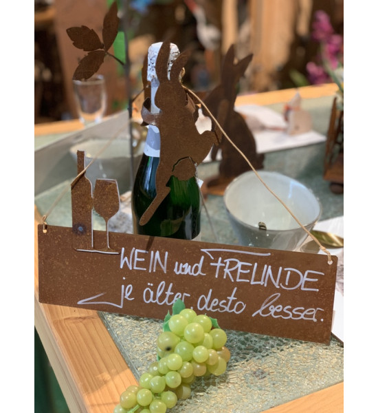 rostige Spruchtafeln Wein und Freunde, je älter desto besser! Rostschild -  rostiges Schild mit Spruch 
Rostschild Maße B: 10 x