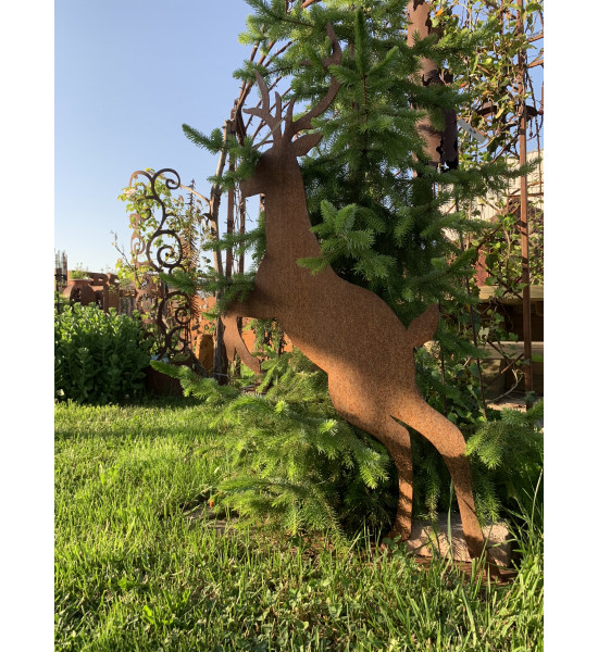 rostige Deko Hirsche und Rehe Springender Hirsch auf Standplatte - 115 cm hoch 
Höhe 115cm
Breite 70cm
