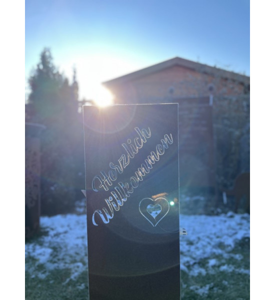 Sichtschutz zum Stecken Sichtschutz Paravent zum stecken - Herzlich Willkommen - Höhe 120 cm 
Höhe 100 cm
Breite 30 cm
Gesamt