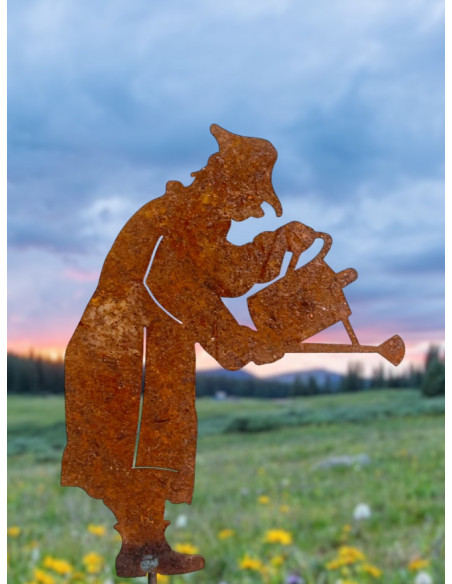 Gartenstecker Gärtner mit Gießkanne Dekofigur Mini Gartenstecker - 15 cm hoch Die stilvolle und künstlerische Gärtner Figur mit 