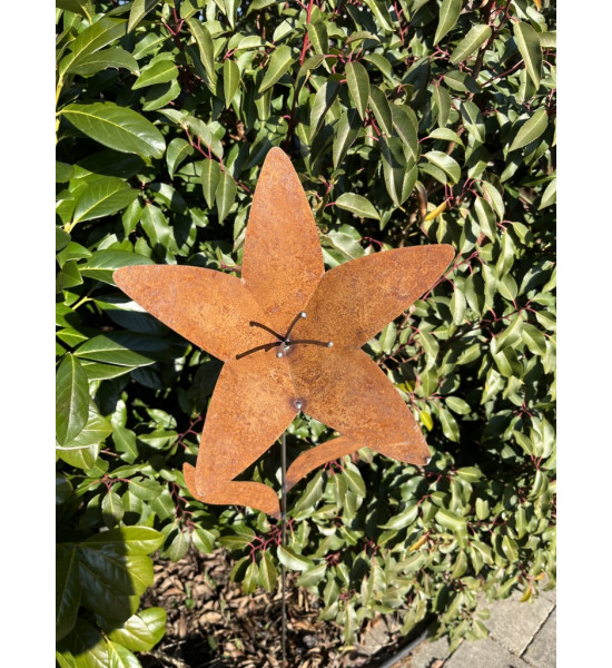 Start Edelrost Lilie Gartenstecker- 114cm Höhe 
Gesamthöhe 114cm
Breite 23cm
Länge 23cm
