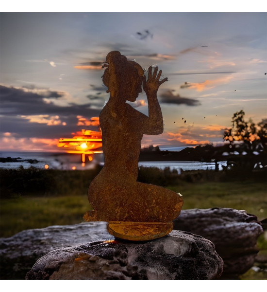 Yoga Deko - Figuren und Statuen mit Yoga und Meditation Positionen Yoga Mädel - Liv - klein - Fersensitz - Vajrasana - auf Platt