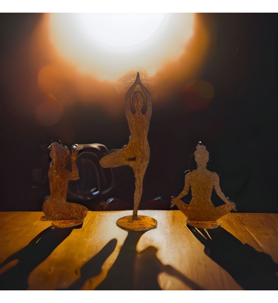 Yoga Deko - Figuren und Statuen mit Yoga und Meditation Positionen Yoga Mädel - Svenja - klein - Lotus Pose - auf Platte - Höhe 