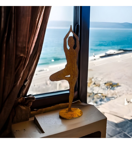 Yoga Deko - Figuren und Statuen mit Yoga und Meditation Positionen Yoga Mädel - Eva - klein - Baum Pose - auf Platte - Höhe 29 c
