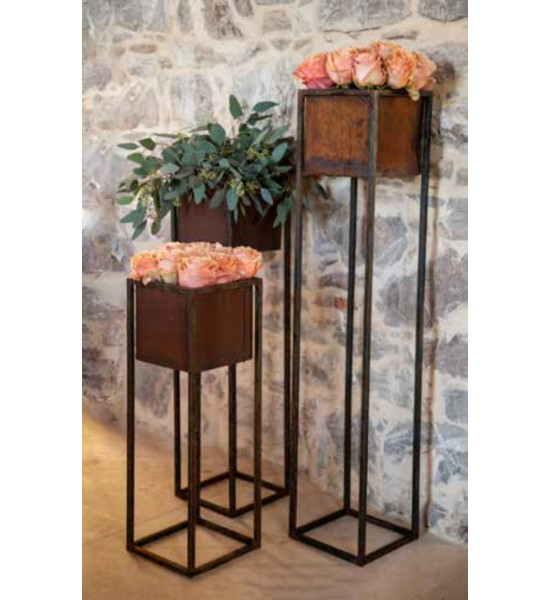 Start Metall Blumentopf in Vierkantgestell Höhe 80 cm - Topf 18 x 18 cm Die Töpfe sind in ein Gestell aus massiven Vierkant Stah