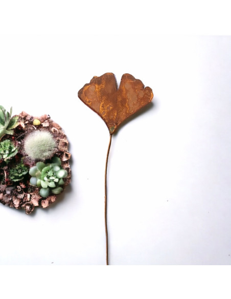 Start Ginkgoblatt als Gartenstecker im 3er Set Die drei Gartenstecker mit dem Ginkgoblatt als Motiv kommt in einem Set.