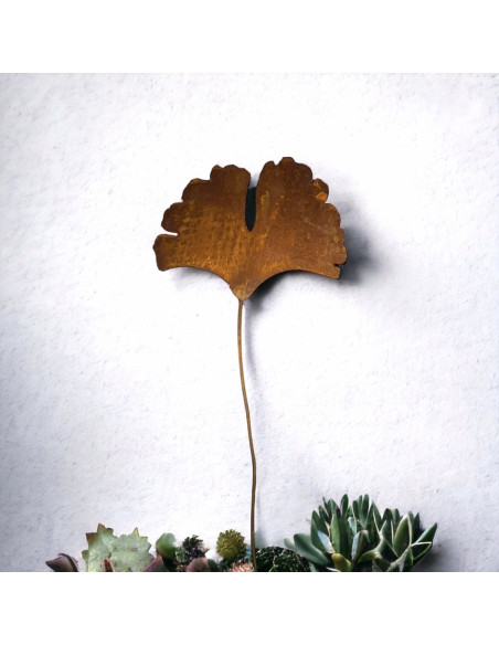 Start Ginkgoblatt als Gartenstecker im 3er Set Die drei Gartenstecker mit dem Ginkgoblatt als Motiv kommt in einem Set.