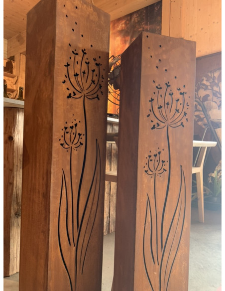 Rechteckige Säulen Rostsäule eckig - Allium im Wind - Höhe 110 cm - 22 x 22 cm - Pusteblume Stele Allium Pusteblume im Wind als  Rechteckige Säulen Rostsäule eckig - Allium im Wind - Höhe 110 cm - 22 x 22 cm - Pusteblume Stele Allium Pusteblume im Wind als