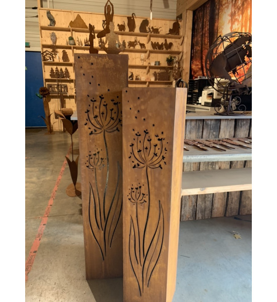 Rechteckige Säulen Eckige Säule - Allium im Wind - Höhe 125 cm - 25 x 25 cm Rechteckige Säule mit der Pusteblume im Wind als Mot